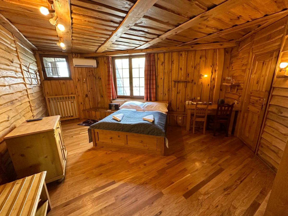 Bed and Breakfast Penzion Ten à Pardubice Extérieur photo